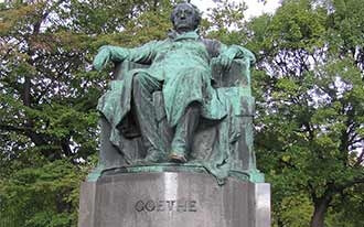 הפסל של גתה - Goethe Statue