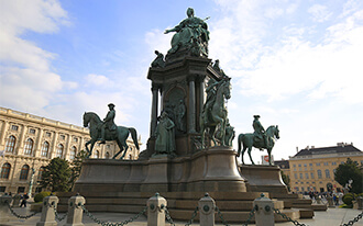 הפסל של מריה תרזה - Maria Theresia Monument